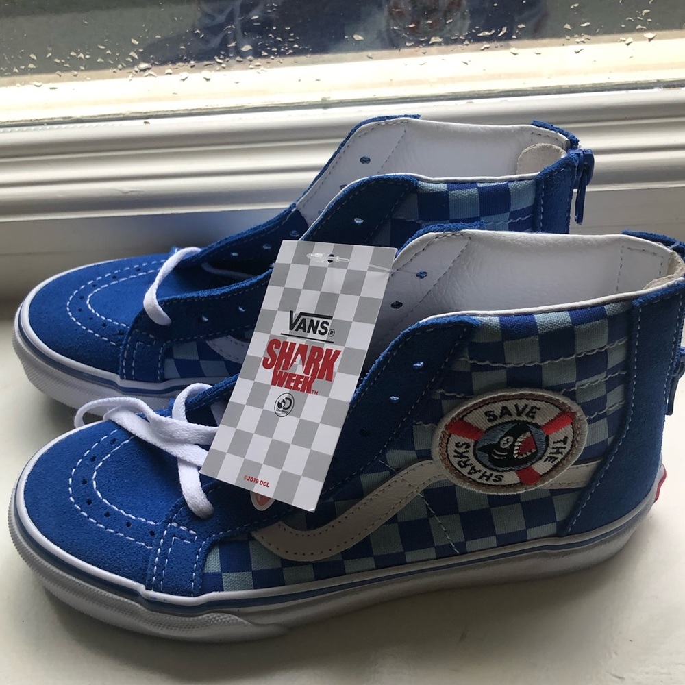 NWT youth Vans, size 2.5